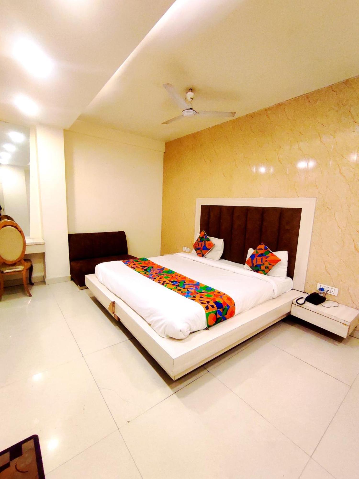 Hotel Seventh Heaven New Delhi Eksteriør bilde